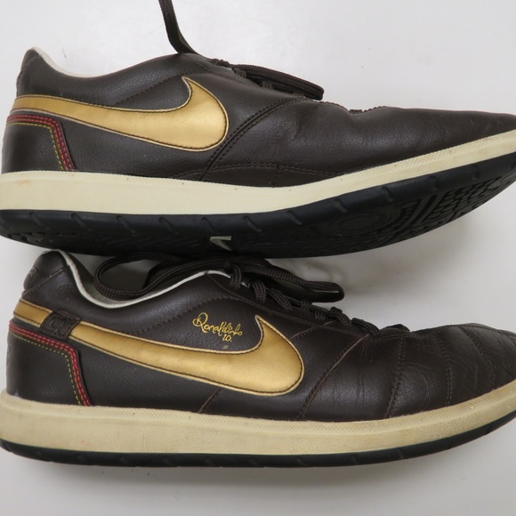 nike ronaldinho futsal shoes